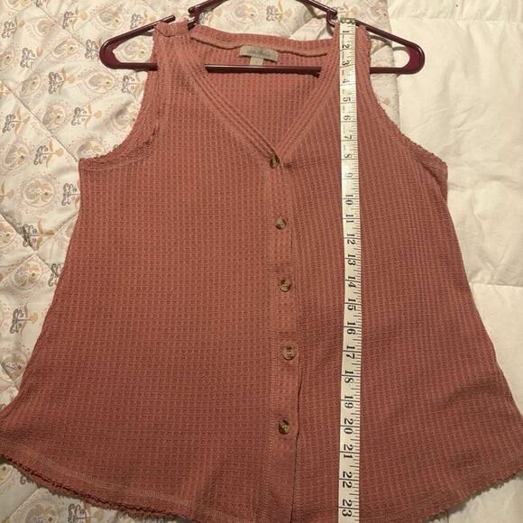Women's Sleeveless Button-Down Top - Muted/Dark Pink - Picture 7 of 8